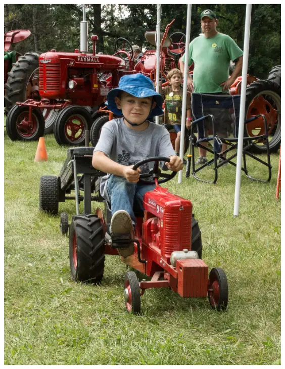 Rock River thresheree Kid Riding Toy Tractor Rock River thresheree Kid Riding Toy Tractor