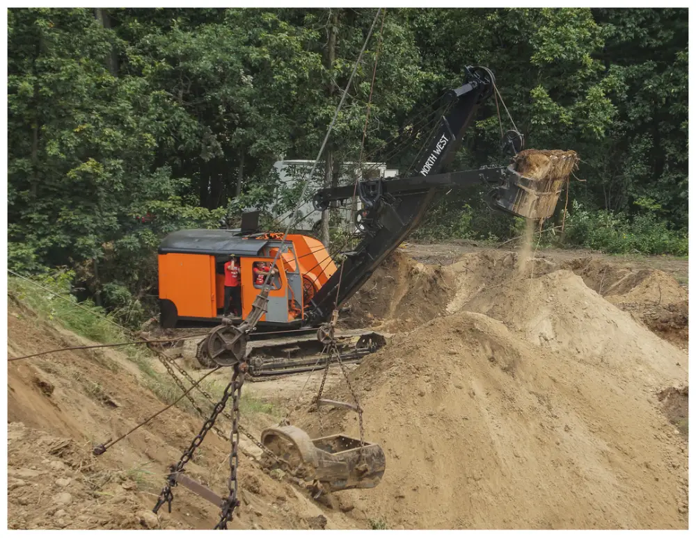 Rock River thresheree Large Digger Rock River thresheree Large Digger