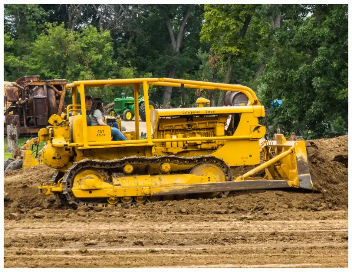 Rock River thresheree Machine Digging Dirt Rock River thresheree Machine Digging Dirt