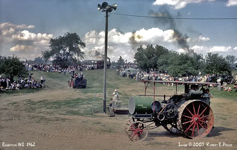 Rock River Thresheree Large Tractors Moving Rock River Thresheree Large Tractors Moving