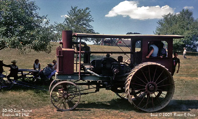 Rock River Thresheree Vintage Tractor with Roof Rock River Thresheree Vintage Tractor with Roof